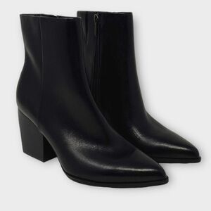 NEW!! Nordstrom Franka Genuine Leather Pointed Toe Bootie Black Size 6